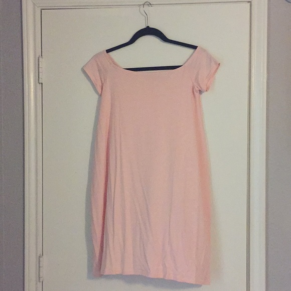 Missguided Dresses & Skirts - Missguided peachy pink off the shoulder dress